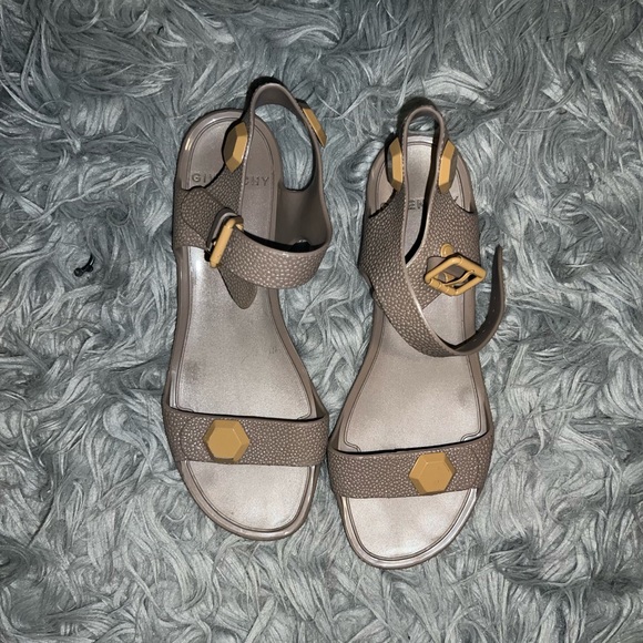 Beautiful givenchy gladiator sandals very good condition - Picture 2 of 7